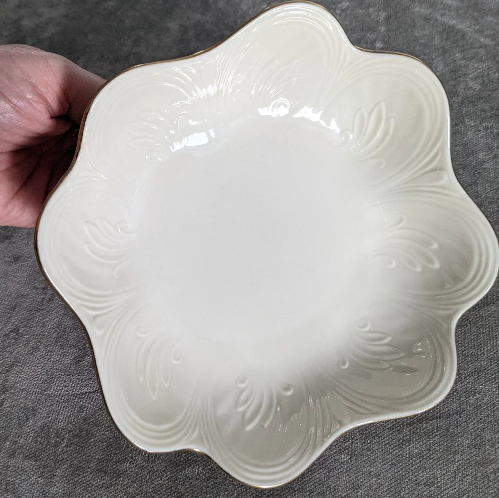 Made In USA Lenox Round Bowl Scalloped & Gold Edge Off White Candy Dish Unused